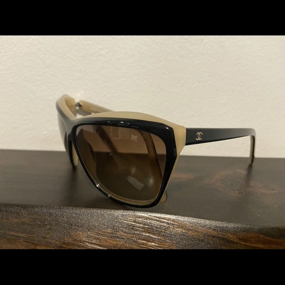 CHANEL 5153 c.1157/3B 64-11-135 2N Polished Black Tan/Brown Gradient Sunglasses - Picture 4 of 7